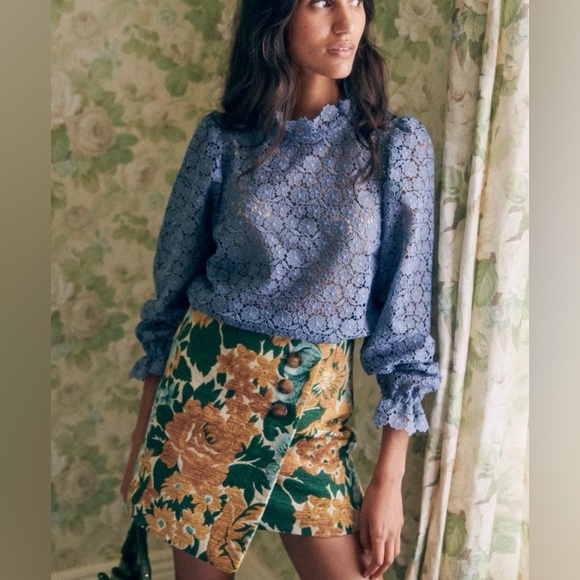 SOLD EUC Sézane Peter Skirt in Garden Flowers Size 4/36 - Picture 2 of 10